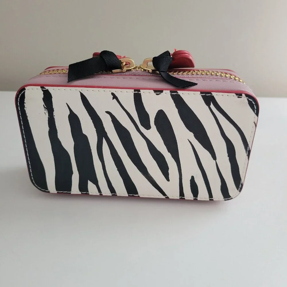 Zebra Trish McEvoy Leather Travel Makeup Bag Case With Hearts Gold Zip 6 x 3 x 2